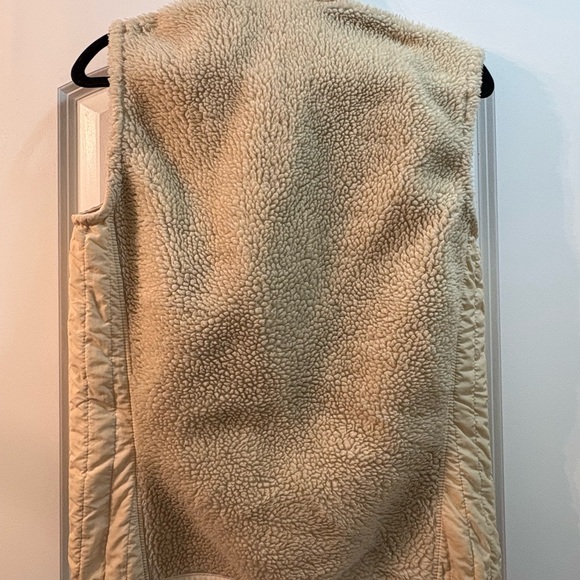 Patagonia Cream Fleece Vest - Picture 3 of 7